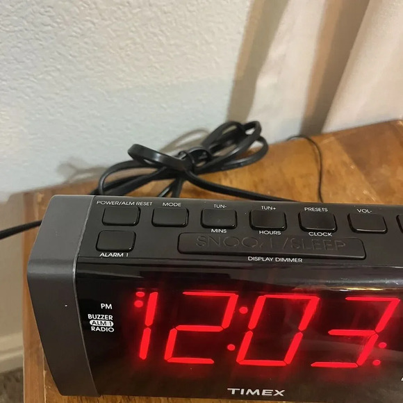 Timex Alarm Clock Radio T235Y Digital 12 Hour Clock With 2 Alarms Working AUX - Picture 5 of 16